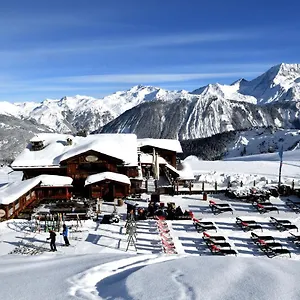 Апарт-отель 3 Etoiles -restaurant Le Pilatus, Куршевель